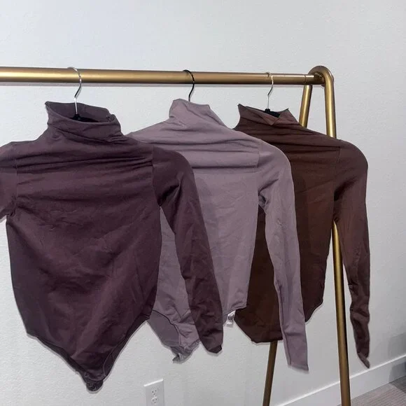 SKIMS 3 Piece Turtle Mock Neck Bodysuits - Picture 5 of 6